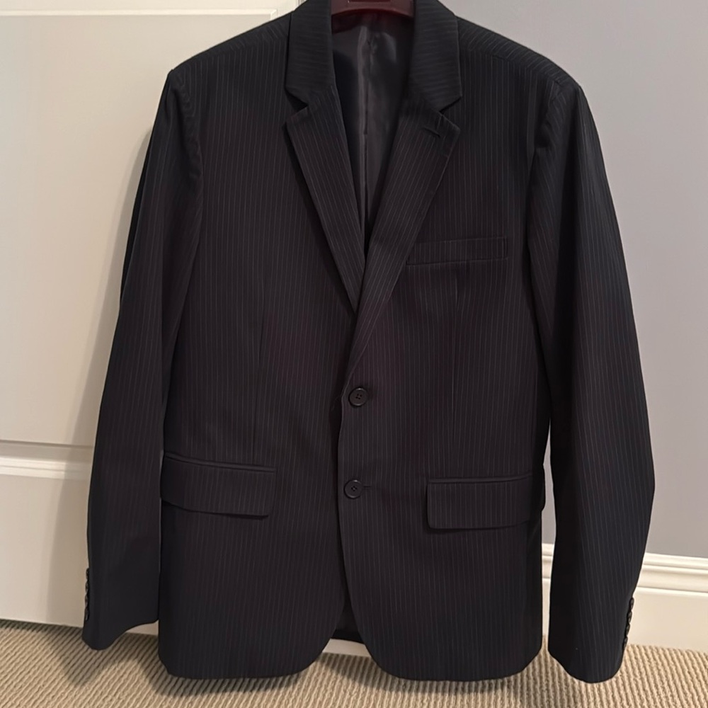 Gap Men’s Pinstripe Blazer Size Small, lined, great condition, worn once!!!